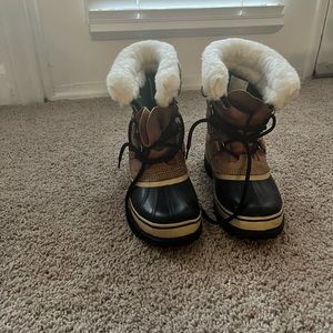 Sorel caribou snow boots